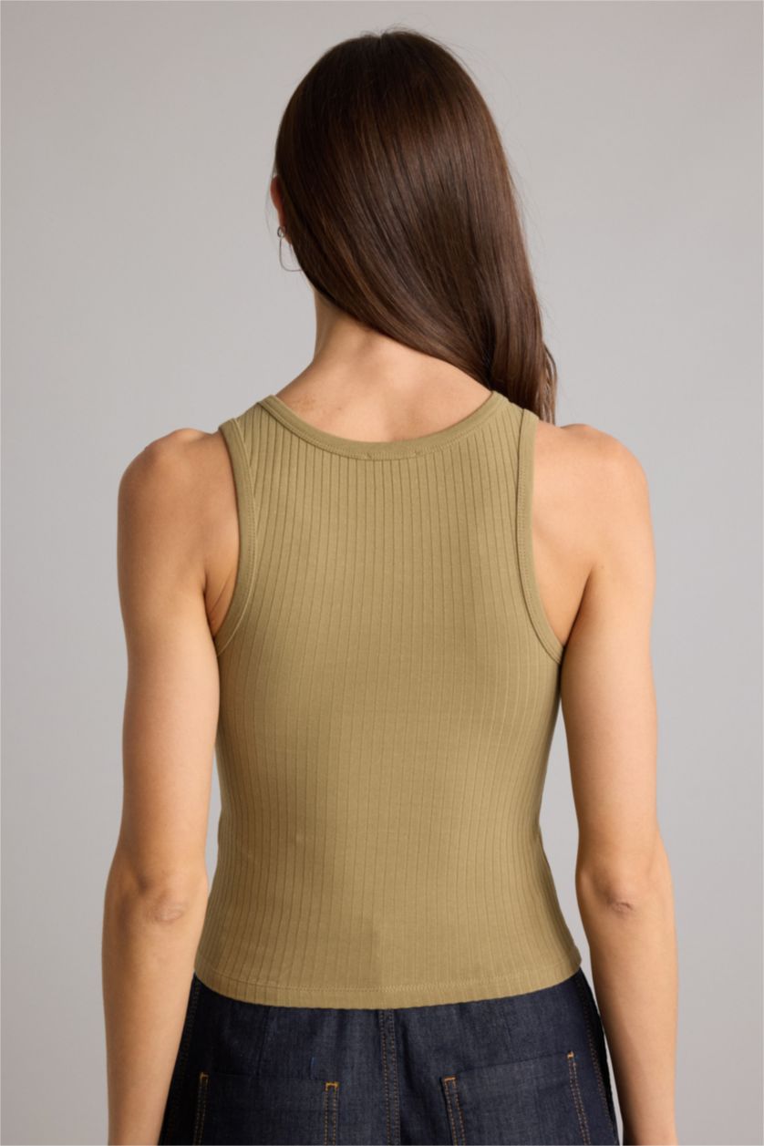 حريمي كاكي تانك توب مضلع سليم فيت بياقة هالتر