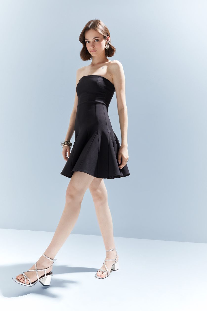 Kadın Siyah Skater Fit Straplez Bengalin Mini Siyah Elbise