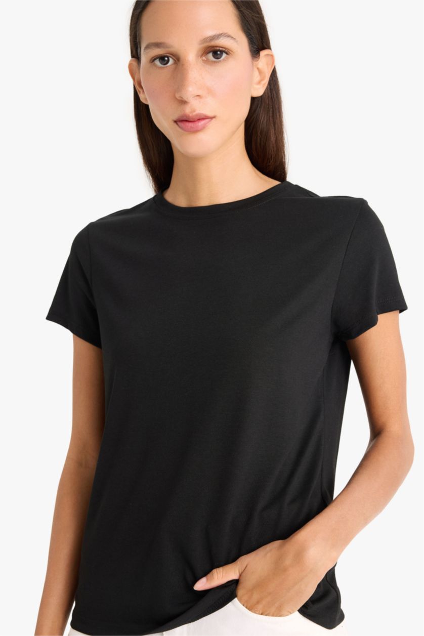 Kadın Siyah Regular Fıt Bisiklet Yaka Basıc Düz Kısa Kollu Tişört