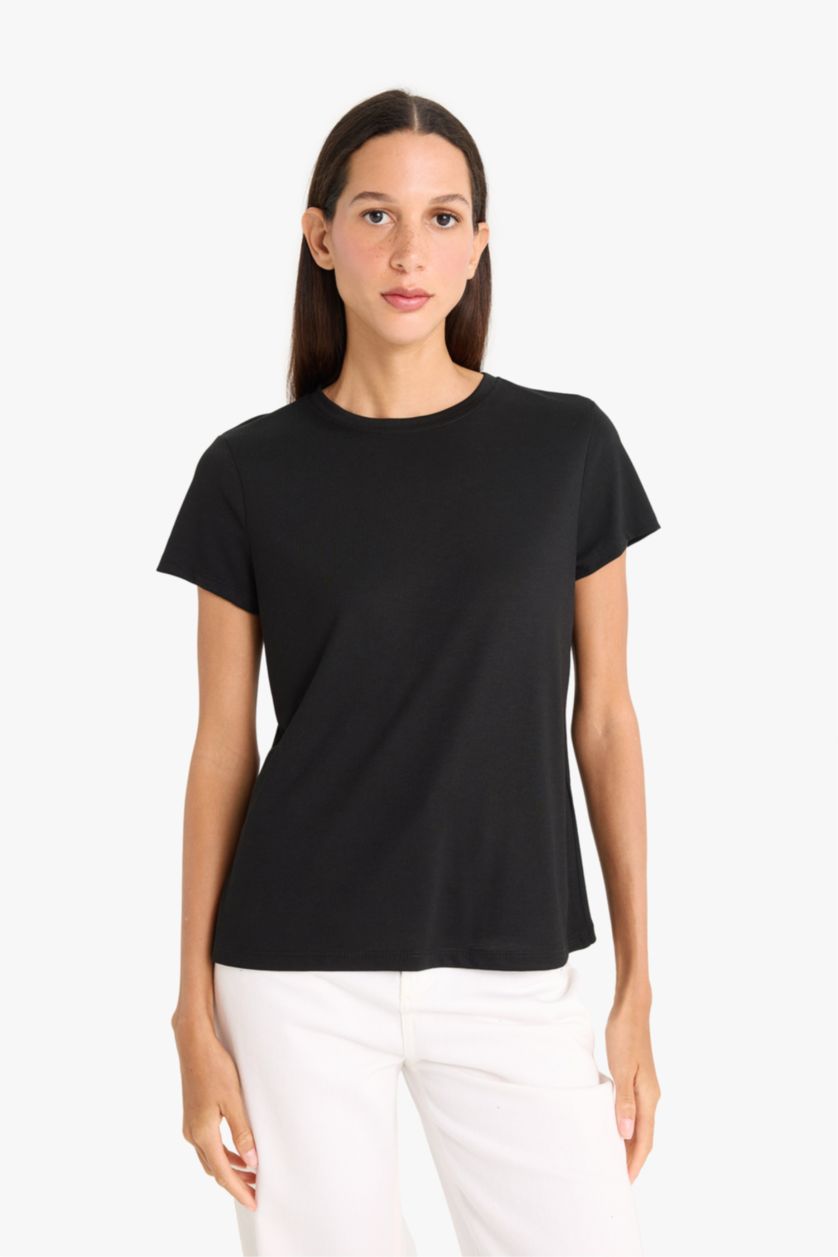 Kadın Siyah Regular Fıt Bisiklet Yaka Basıc Düz Kısa Kollu Tişört