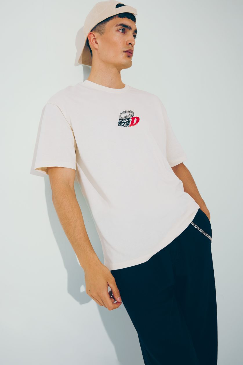 Erkek Ekru %100 Pamuk Initial D Boxy Fit Bisiklet Yaka Kısa Kollu Tişört