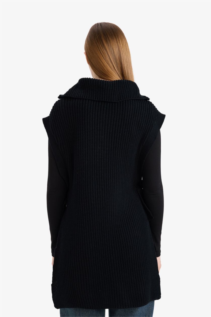 حريمي أسود فيست تريكو قصة عادية بياقة نص سوسته