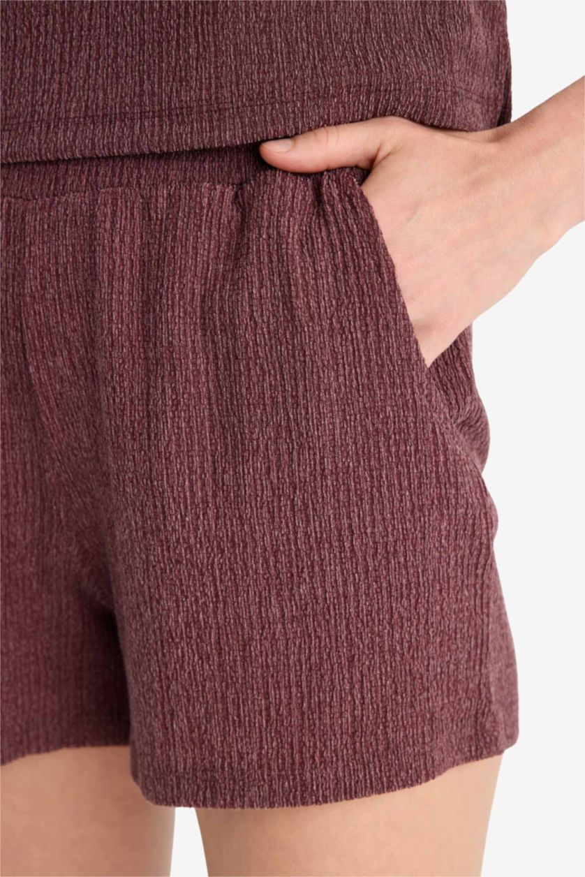 حريمي خمري شورت منسوج قصة عادية