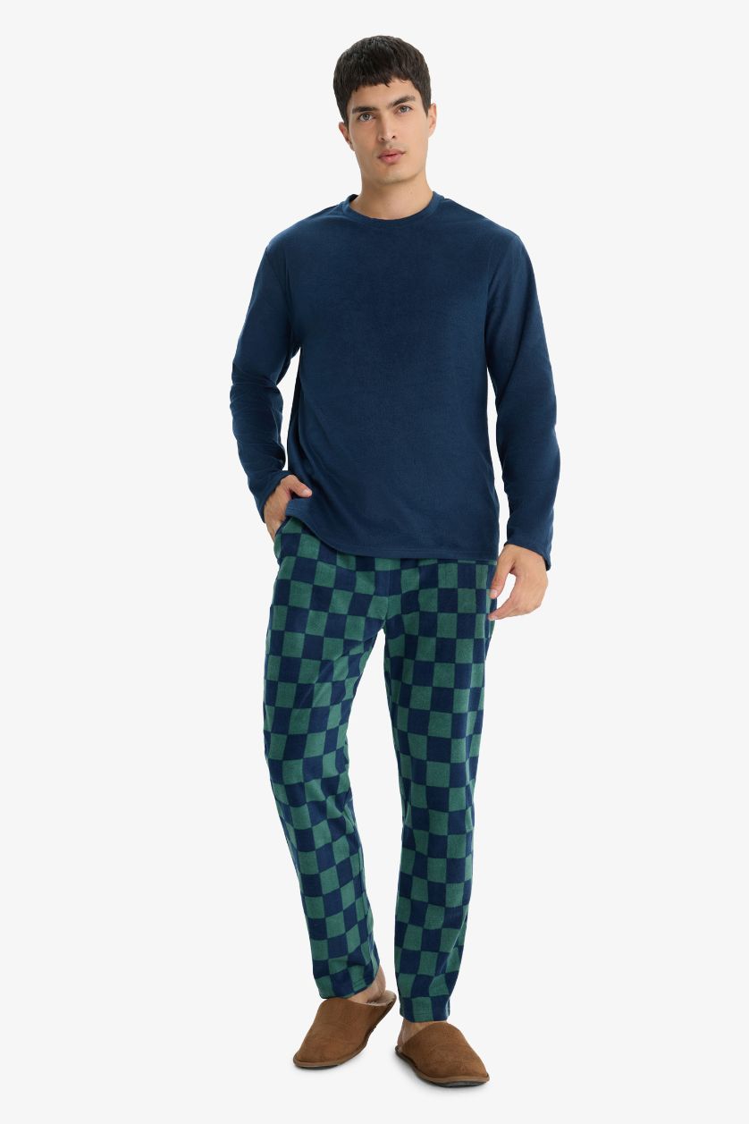 Man NAVY 2 Piece Pyjama Set with Long Sleeve Top and Plaid Pants