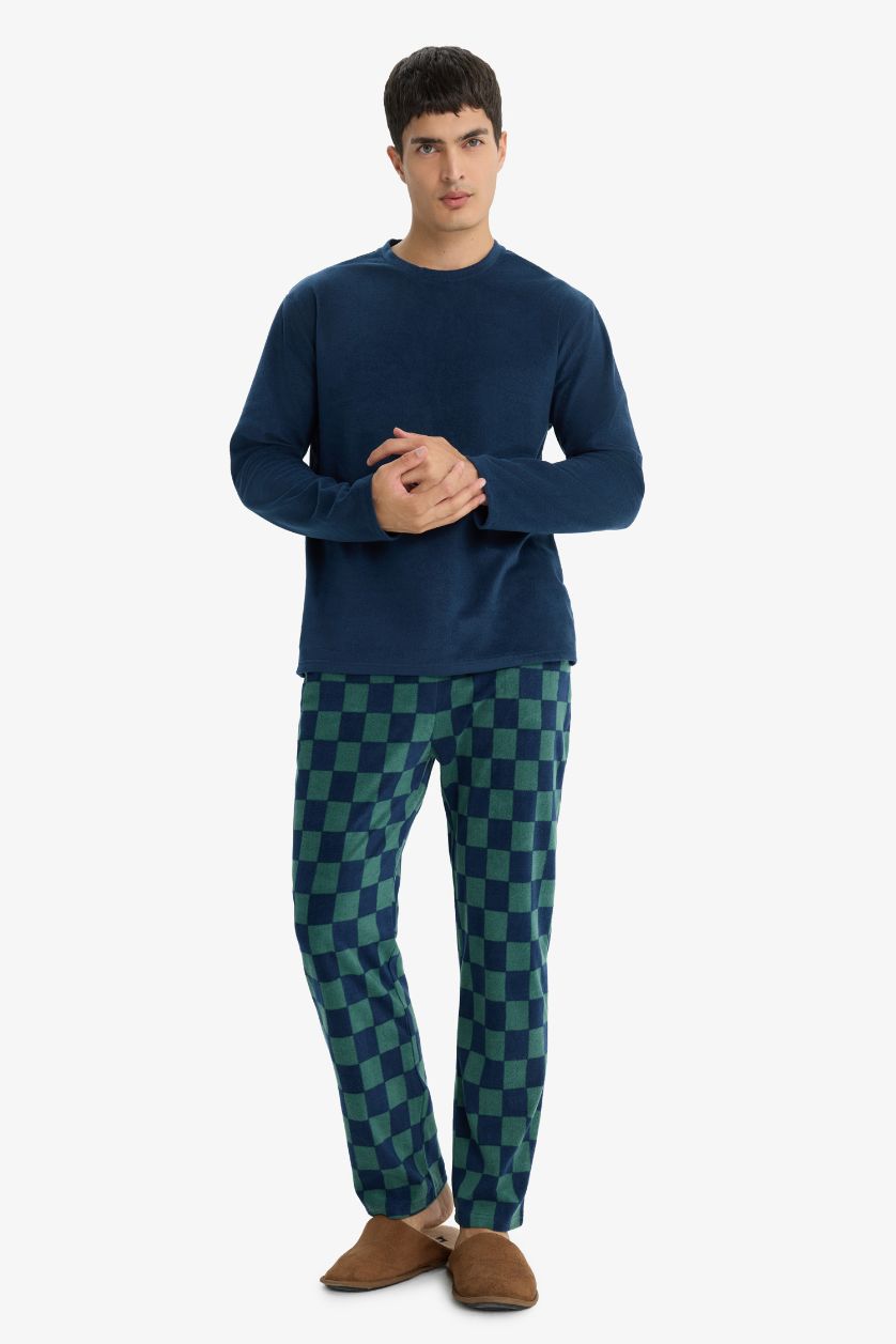 Man NAVY 2 Piece Pyjama Set with Long Sleeve Top and Plaid Pants