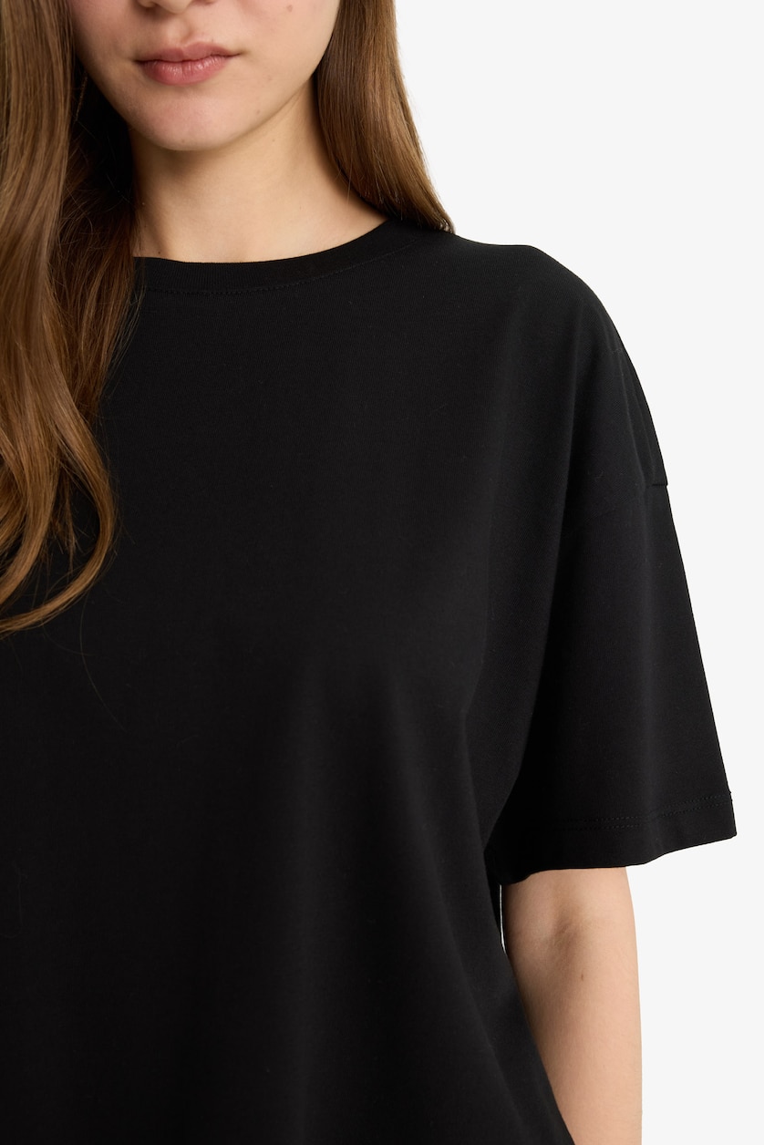 Women Black Loose Fit Short Sleeve T-Shirt