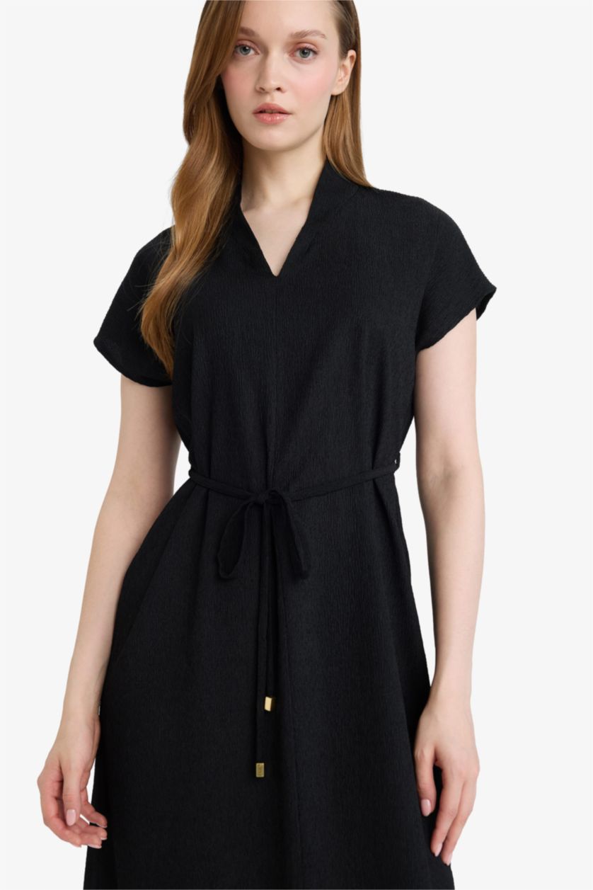 Женщины Черный Платье с коротким рукавом стандартного кроя с V-образным вырезом