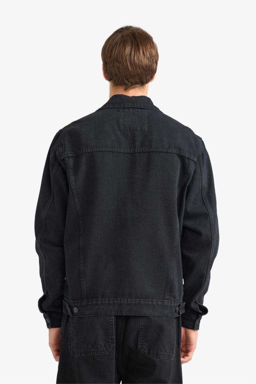 رجال أسود جاكيت جينز قصة عادية