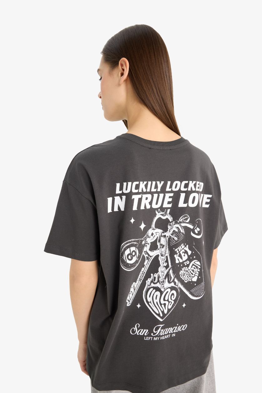 Kadın Antrasit Oversize Geniş Kalıp Bisiklet Yaka Sırt Baskılı Kısa Kollu Tişört