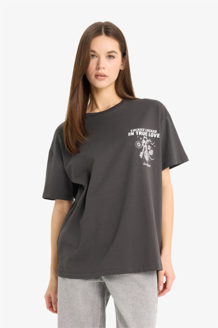 Kadın Antrasit Oversize Geniş Kalıp Bisiklet Yaka Sırt Baskılı Kısa Kollu Tişört