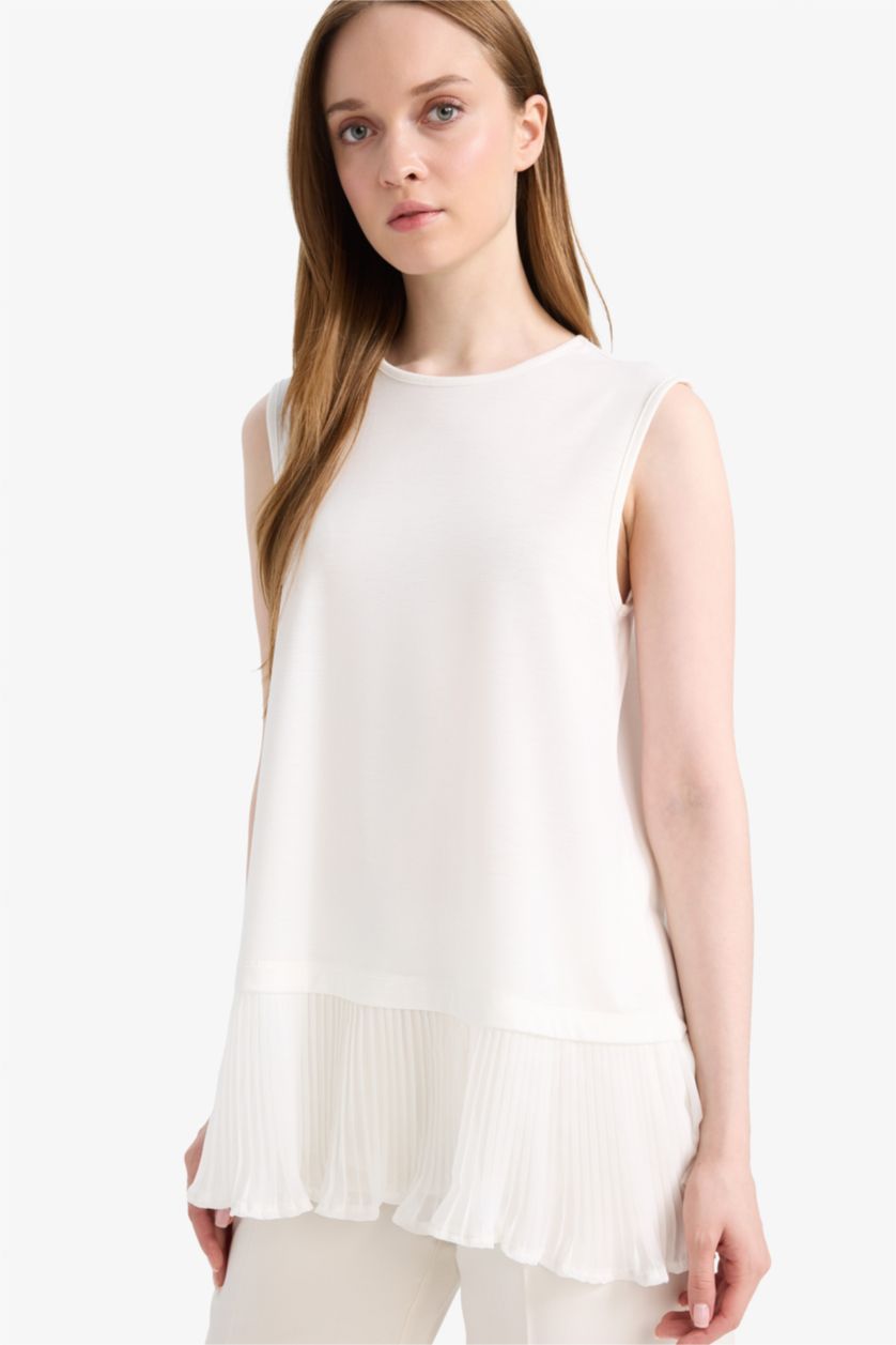 Kadın Ekru Regular Fit Bisiklet Yaka Basic Düz Kolsuz Pile Detaylı Tunik