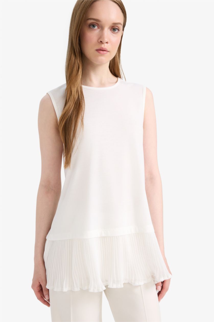 Kadın Ekru Regular Fit Bisiklet Yaka Basic Düz Kolsuz Pile Detaylı Tunik