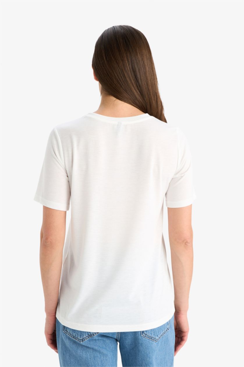 Woman Ecru Regular Fit Crew Neck Short Sleeve T-Shirt