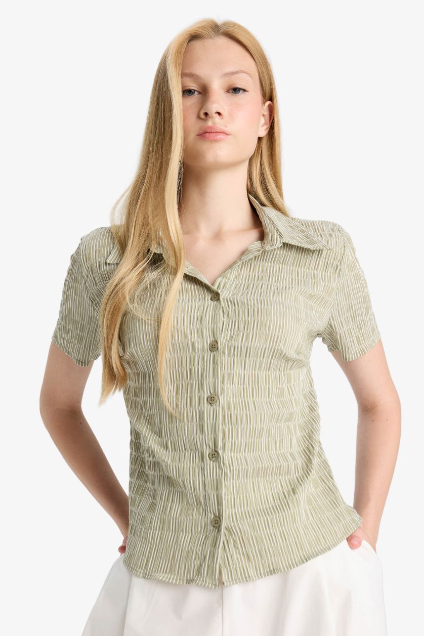 Woman Light Khaki Fitted Textured Short Sleeve Shirt