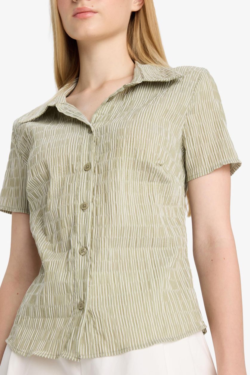 Woman Light Khaki Fitted Textured Short Sleeve Shirt