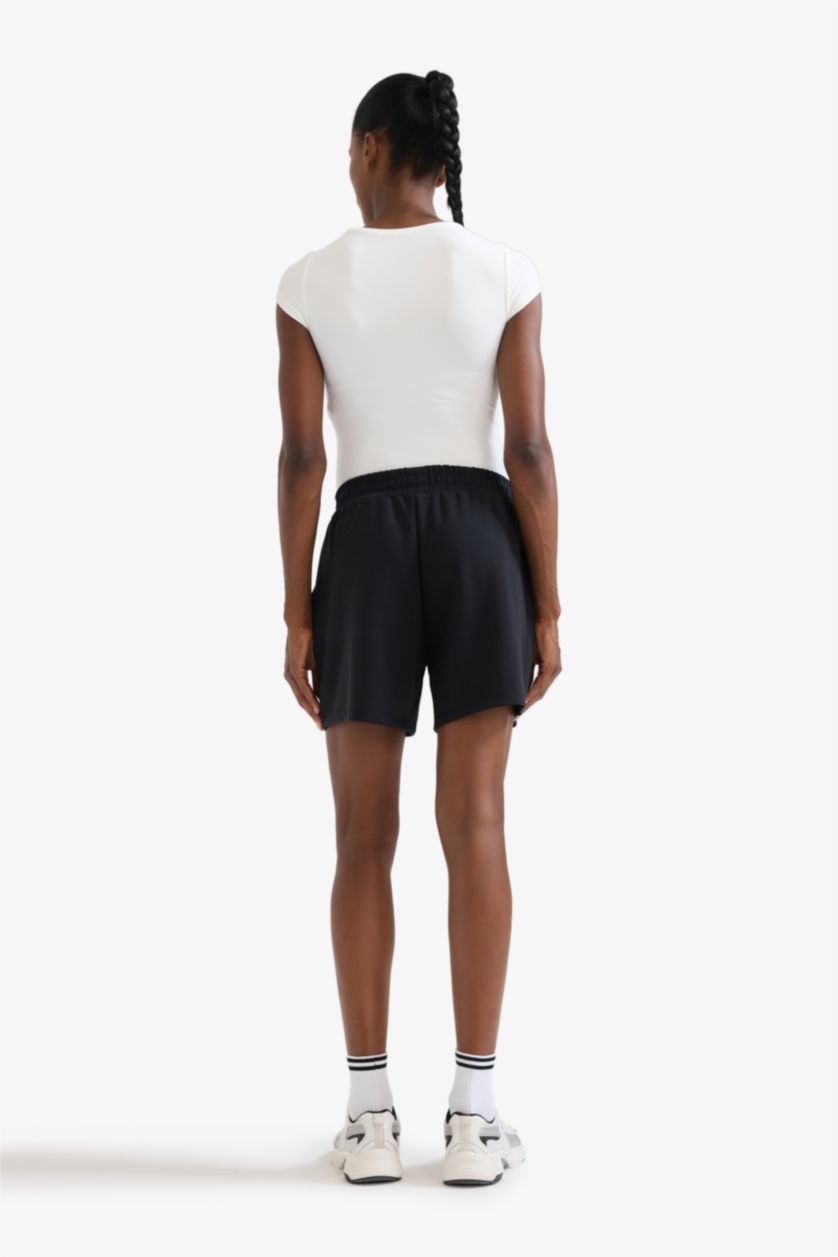 Kadın Siyah Standart Fit Kısa Paça Modal Şort