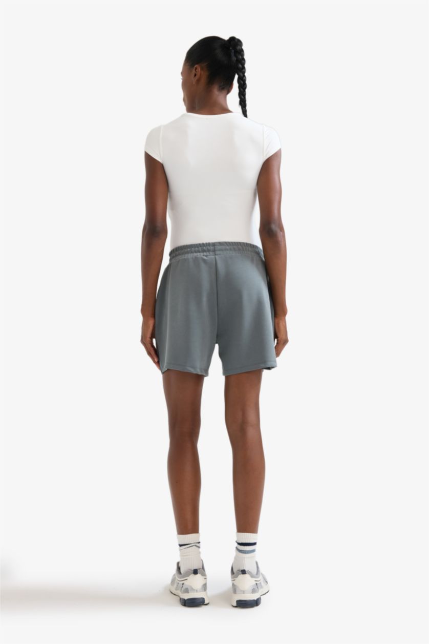 Kadın Koyu Gri Standart Fit Kısa Paça Modal Şort