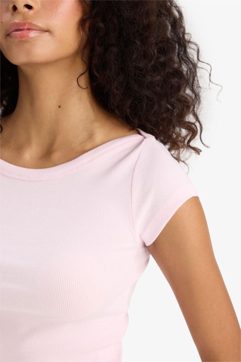 نساء زهري فاتح تيشيرت نص ردن سليم فيت مضلع وياخة عريضة