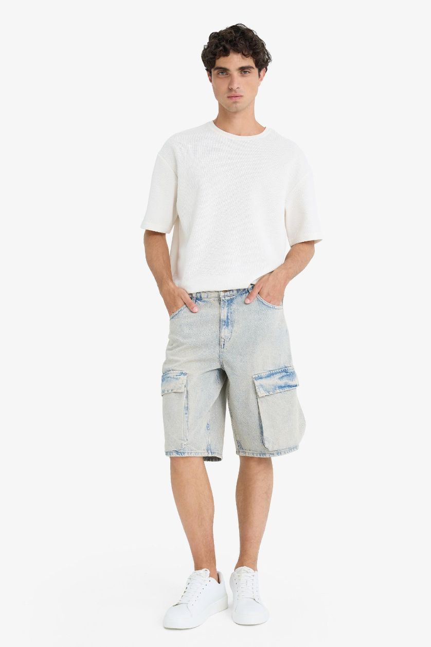 Man Light Blue Baggy Fit Cargo Denim Cotton Bermuda Shorts