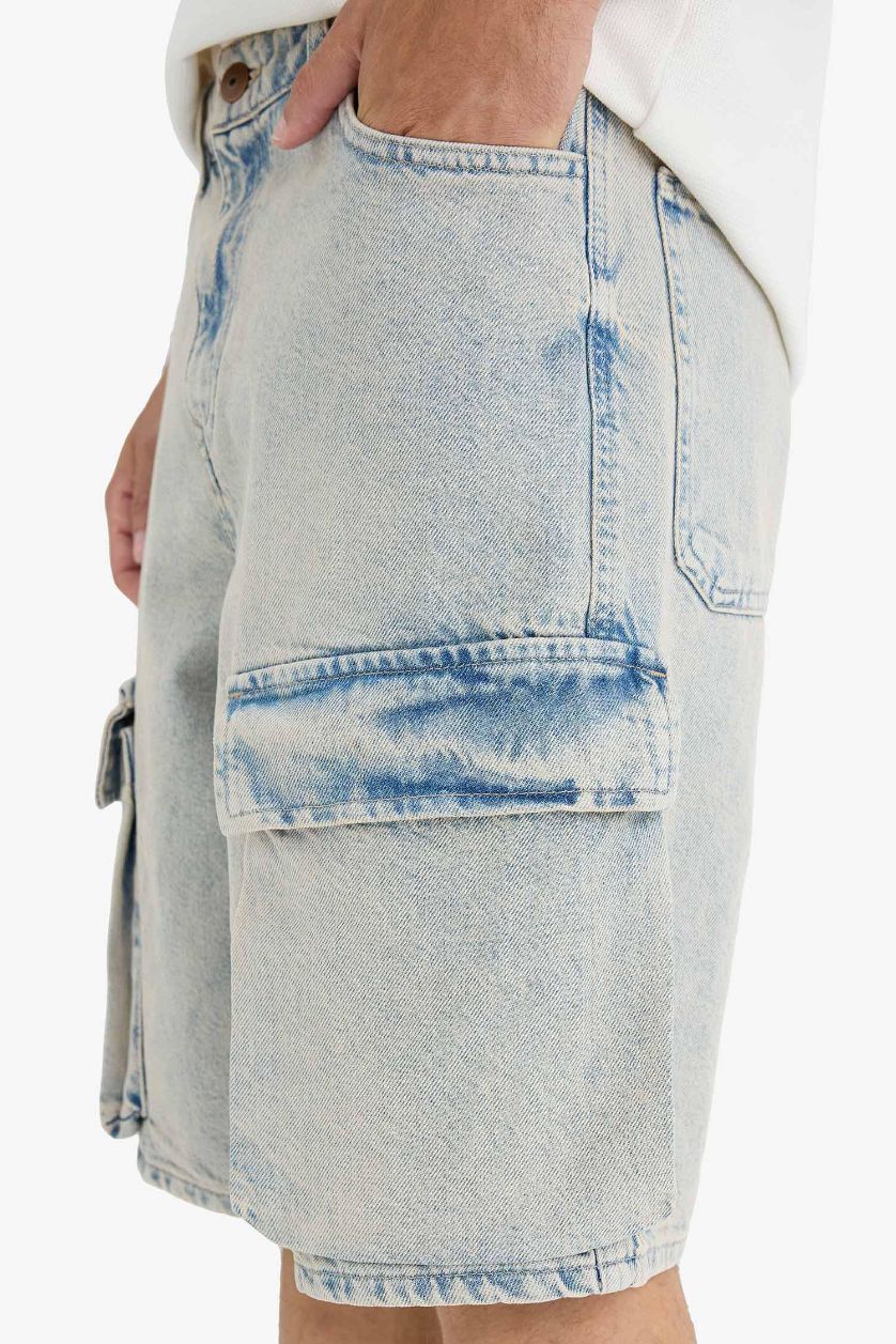 Man Light Blue Baggy Fit Cargo Denim Cotton Bermuda Shorts