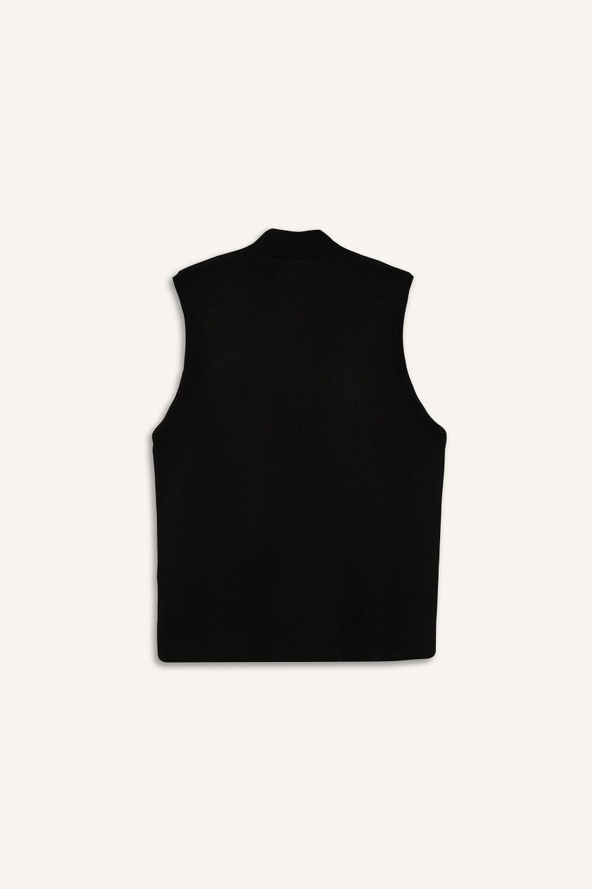 Erkek Siyah Standart Fit Dik Yaka Fermuarlı Triko Yelek