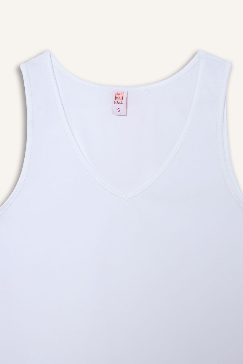 Woman White V Collar Tank Top
