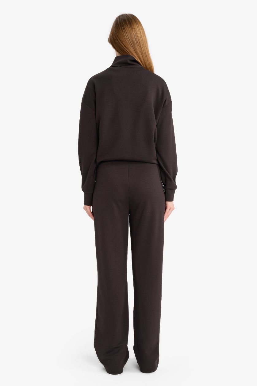 نساء بني بنطرون قصة عادية