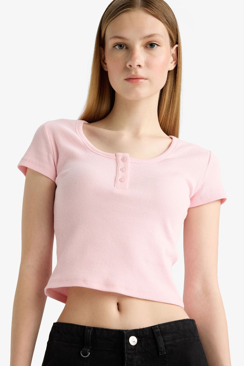 Kadın Açık Pembe Fitted Yuvarlak Yaka Crop Fitilli Kaşkorse Kısa Kollu Tişört