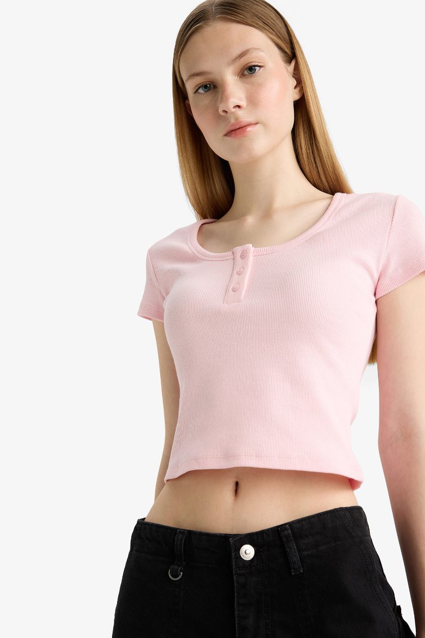 Kadın Açık Pembe Fitted Yuvarlak Yaka Crop Fitilli Kaşkorse Kısa Kollu Tişört