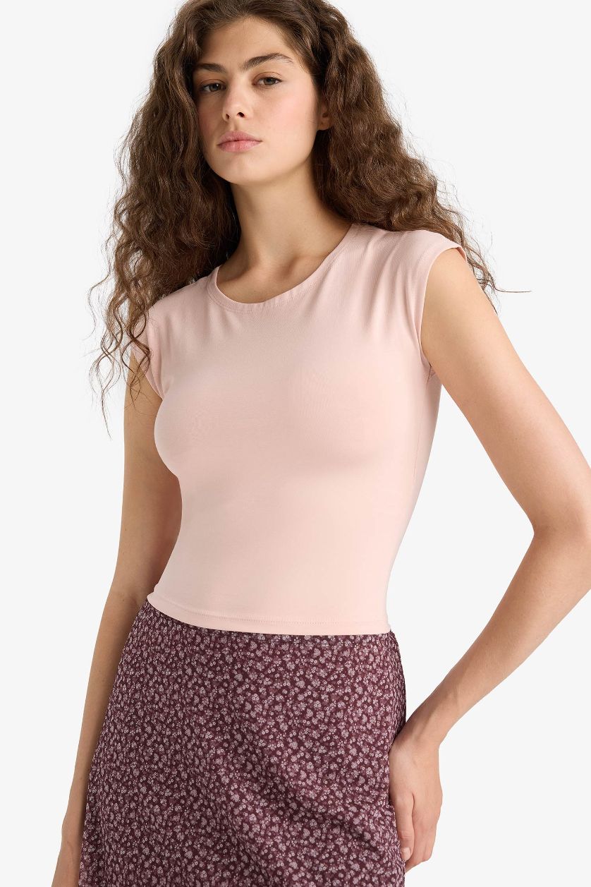 Kadın Gülkurusu Fitted Yuvarlak Yaka Basic Düz Kısa Kollu Tişört