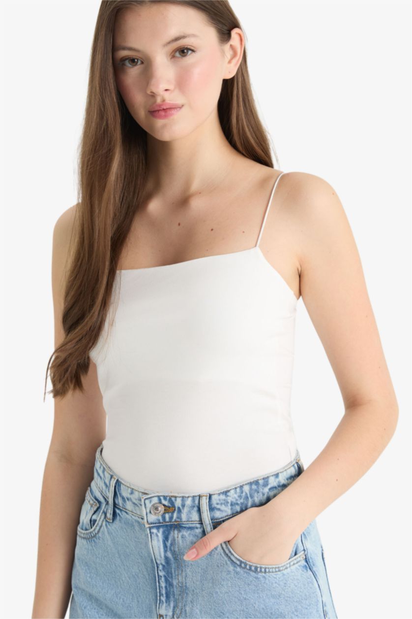 Kadın Kırık Beyaz Fitted Kare Yaka Basic Düz Askılı Beyaz Atlet