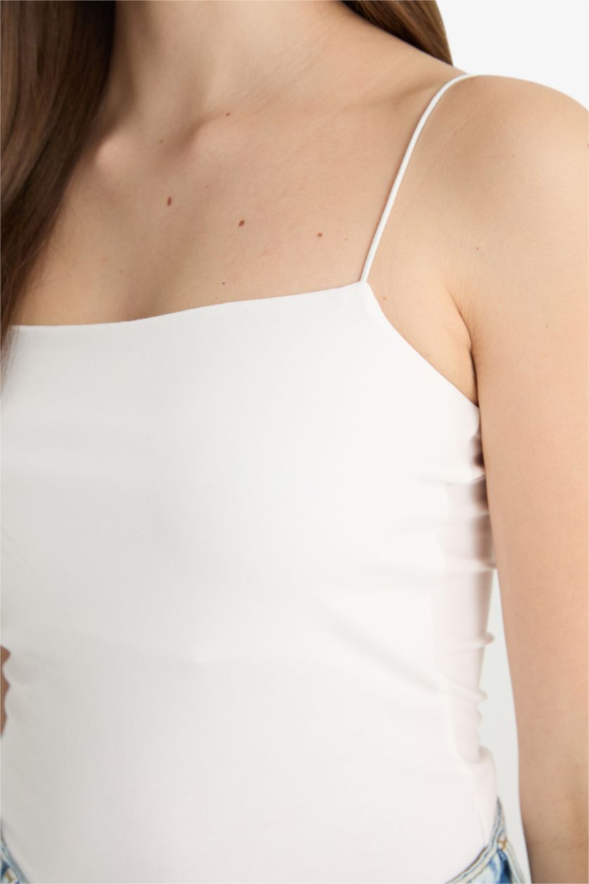 Kadın Kırık Beyaz Fitted Kare Yaka Basic Düz Askılı Beyaz Atlet