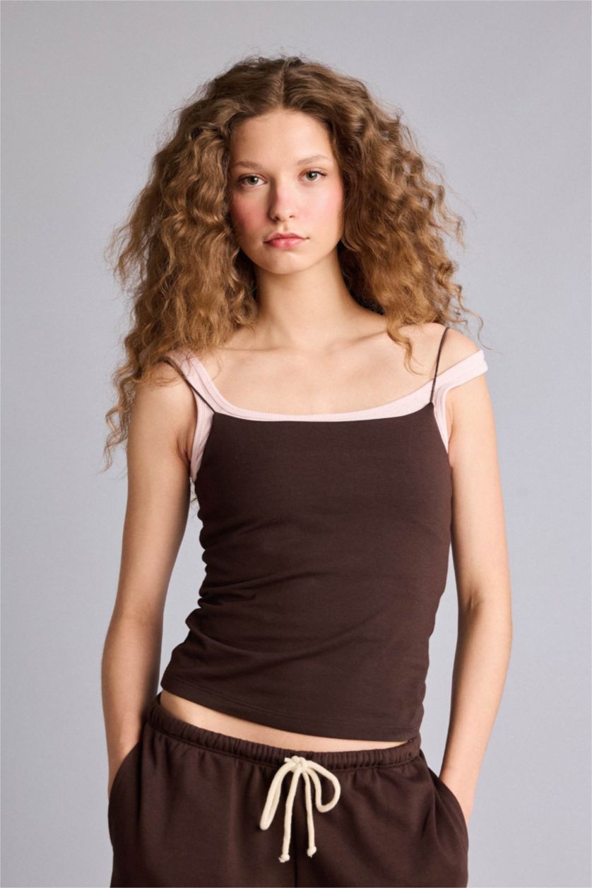 حريمي بني تانك توب سليم فيت بحمالات