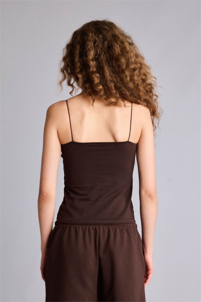 حريمي بني تانك توب سليم فيت بحمالات