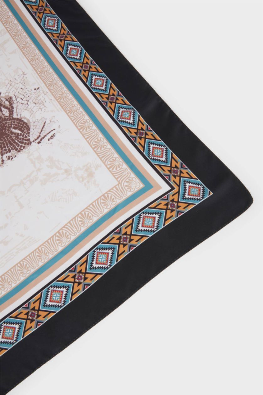 Kadın Kahve Kadın Zeugma Temalı Fular