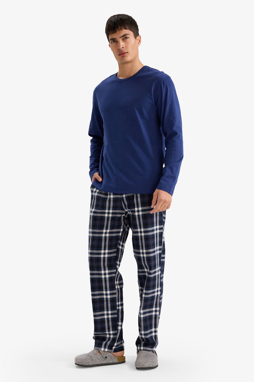 Man NAVY Regular Fit Top Bottoms 2 Piece Pajama Set