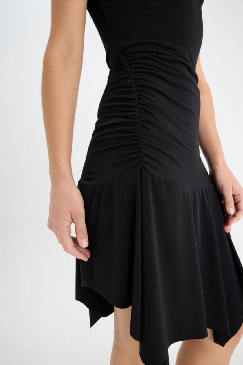 Kadın Siyah Omuzu Açık Kısa Kollu Mini Siyah Elbise