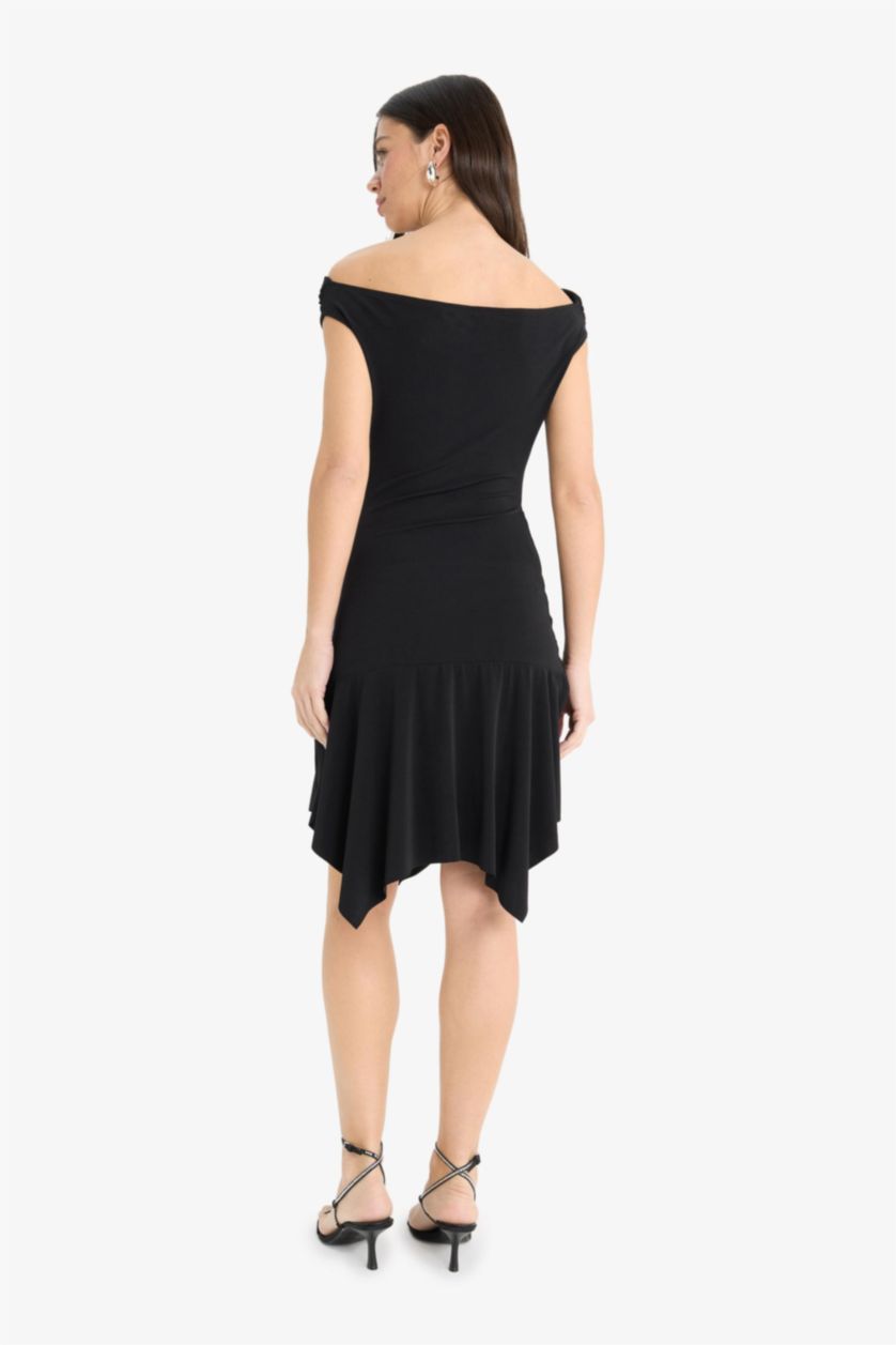 Kadın Siyah Omuzu Açık Kısa Kollu Mini Siyah Elbise