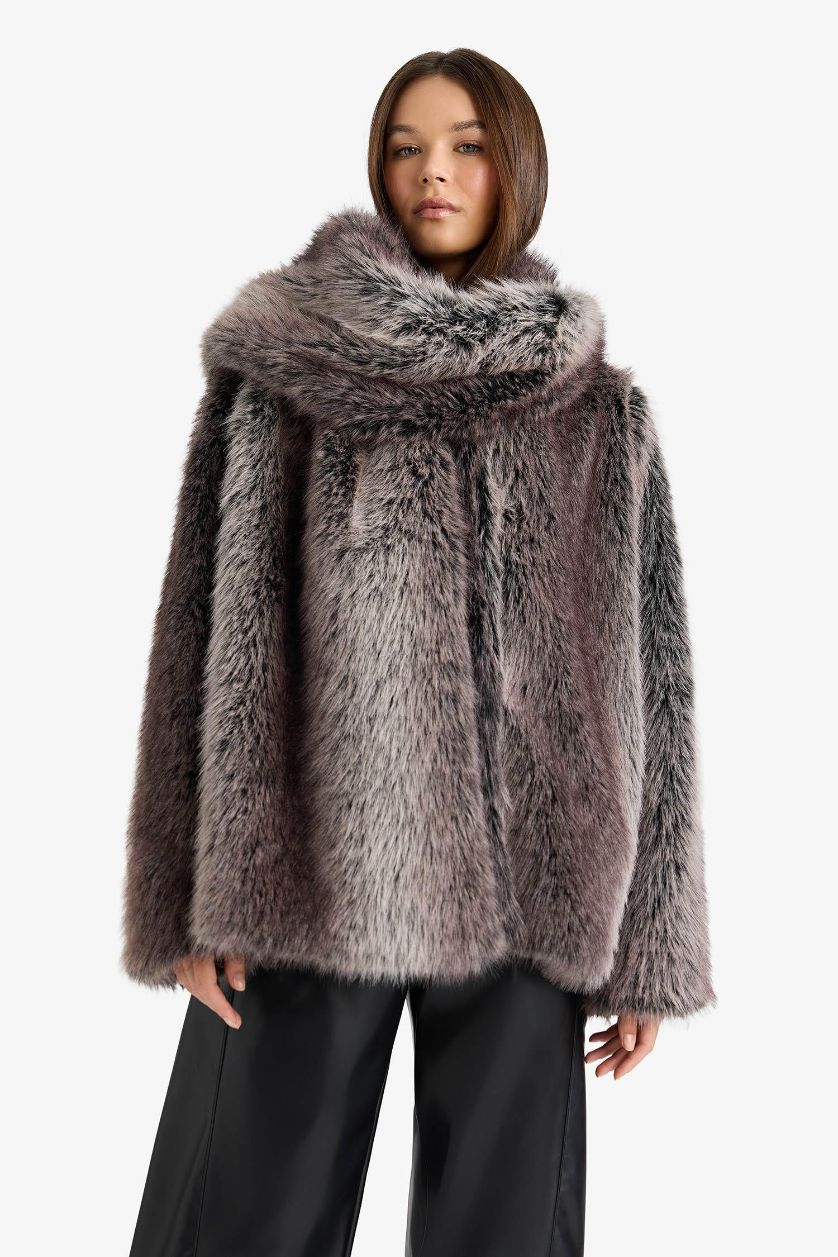 Woman Grey Regular Fit Fur Faux Fur