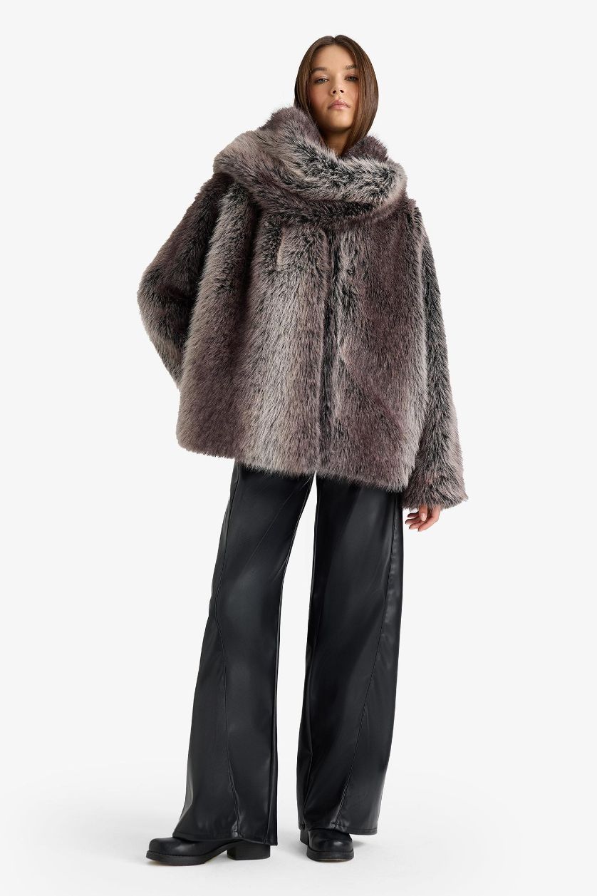 Woman Grey Regular Fit Fur Faux Fur