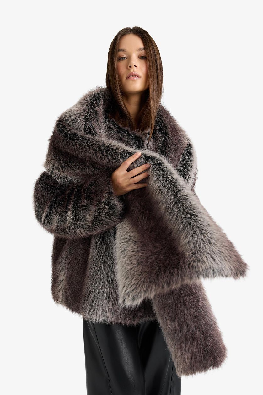 Woman Grey Regular Fit Fur Faux Fur