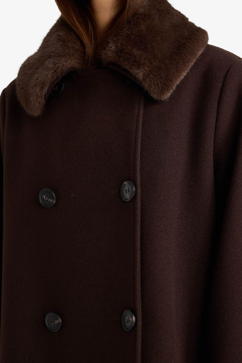 Kadın Kahve Afra x DeFacto Çıkarılabilir Suni Kürk Yaka Regular Fit Düğmeli Cepli Uzun Kaşe Kaban