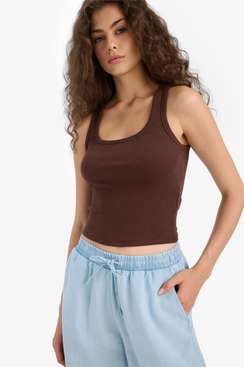 نساء بني فانيلة مضلع قصة عادية بياقة مربعة من قطعتين