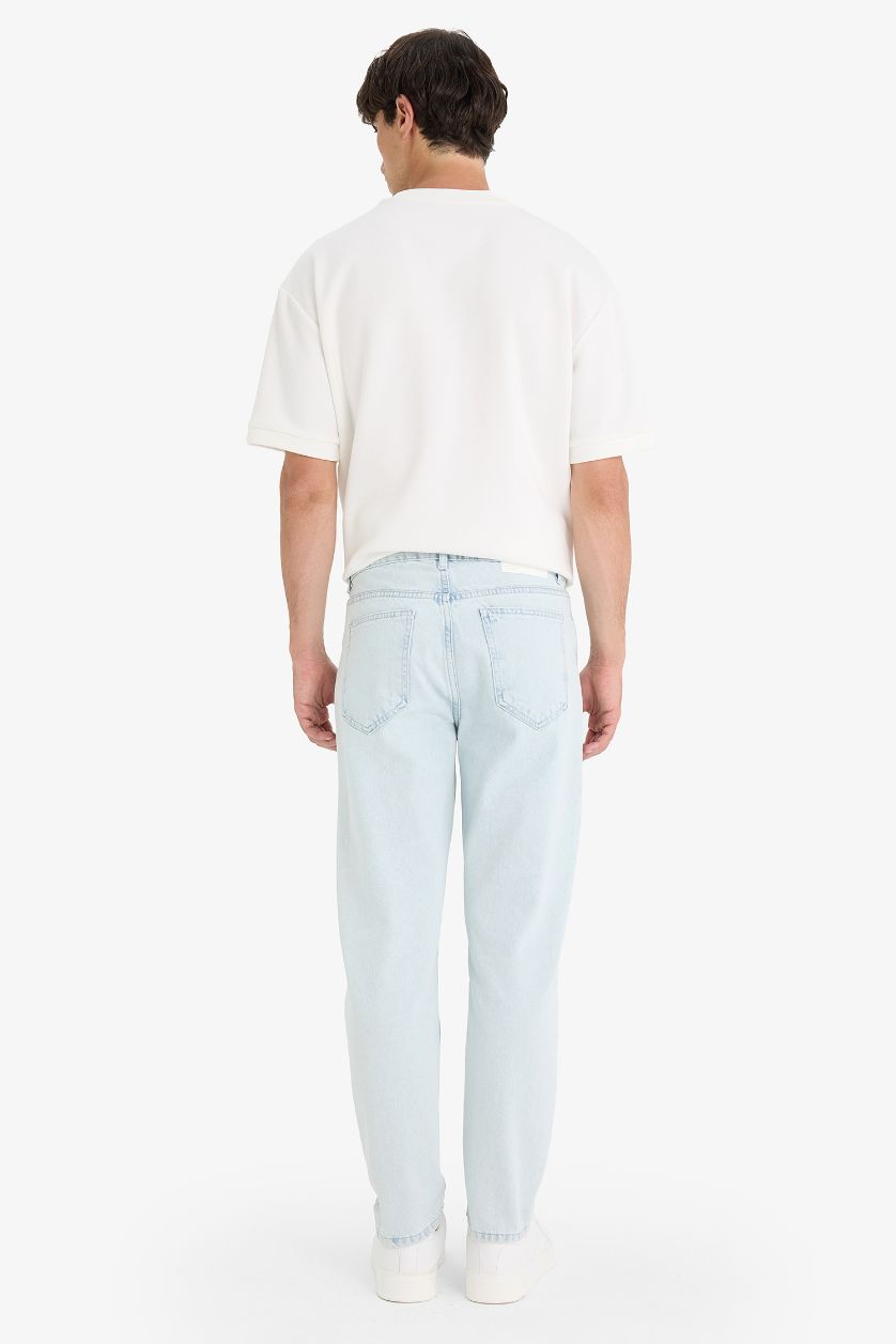 Man Ice Blue Cotton 90's Slim Fit Skinny Leg Washed Jeans