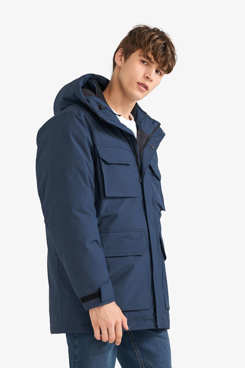 Erkek Lacivert Su İtici Regular Fit Kapüşonlu Çift Cepli Fermuarlı Çıtçıtlı Mont