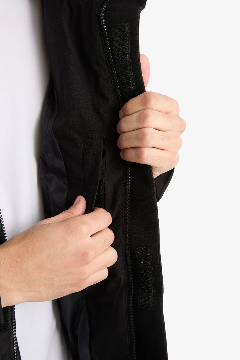 Erkek Siyah Su İtici Fermuarlı Mont