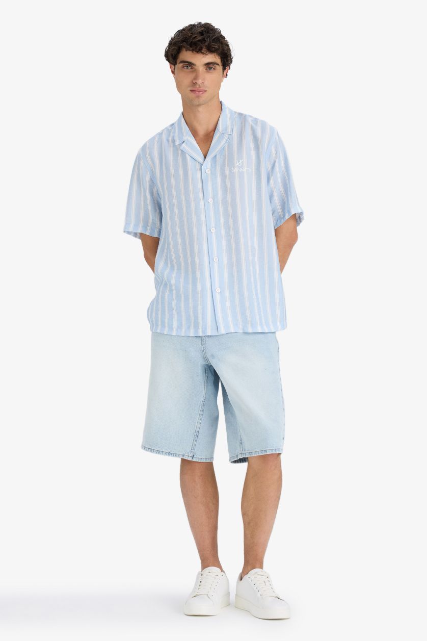Erkek Mavi Relax Fit Apaş Yaka Baskılı Dokuma Çizgili Kısa Kollu Gömlek