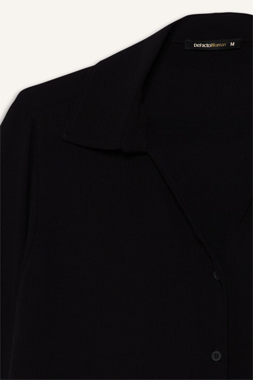 Kadın Siyah Regular Fit Kaçık Yaka Krinkıl Viskon Kısa Kollu Siyah Gömlek