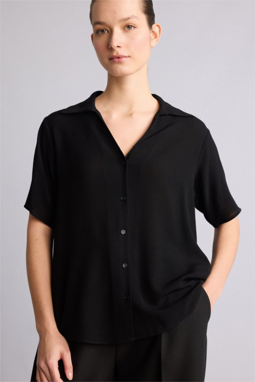 Woman Black Regular Fit Crinkle Viscose Short Sleeve Shirt