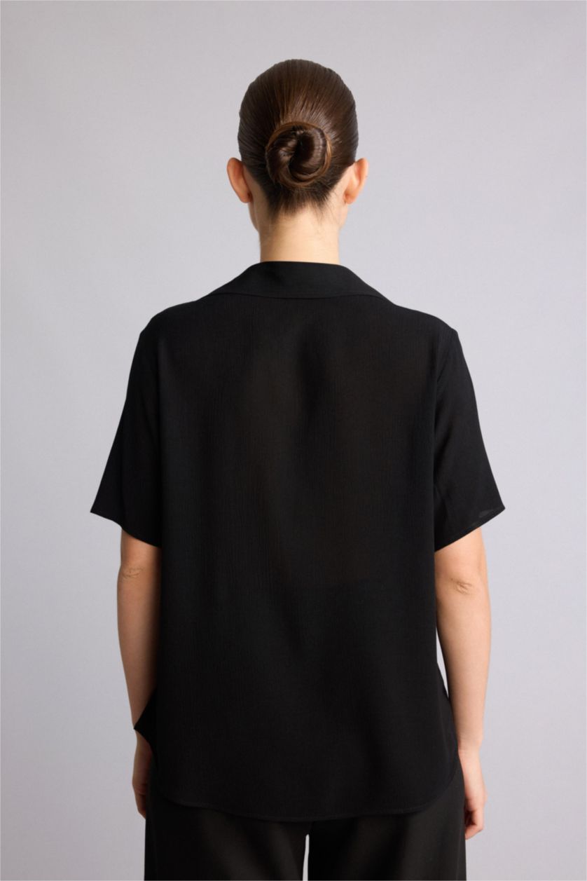 Woman Black Regular Fit Crinkle Viscose Short Sleeve Shirt